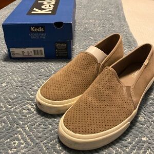 Keds, size 11 womens slide on sneakers Beige